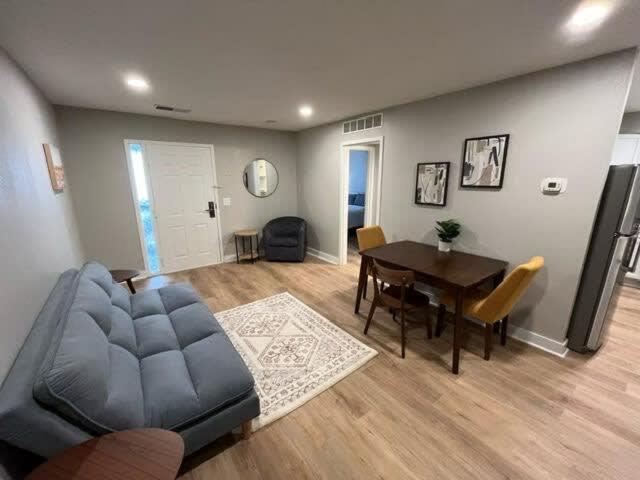 Aksarben Apt-Close To Uno & I80 オマハ エクステリア 写真