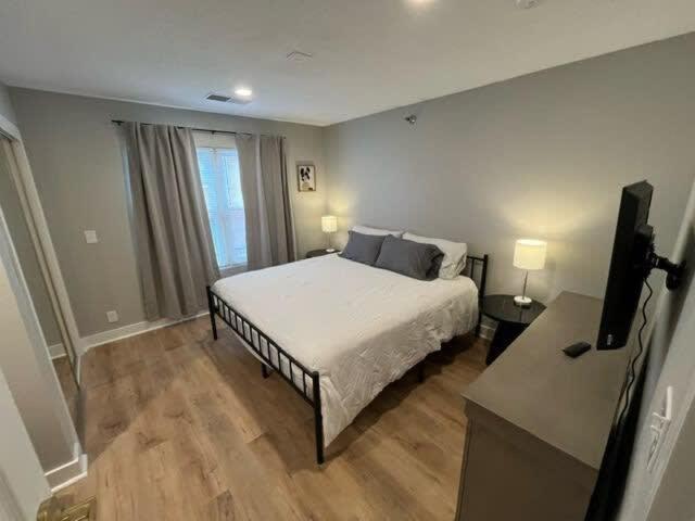 Aksarben Apt-Close To Uno & I80 オマハ エクステリア 写真